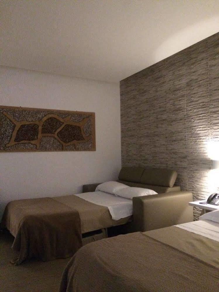 Domus Castroni Pompeo Magno Bed & Breakfast Rome Luaran gambar